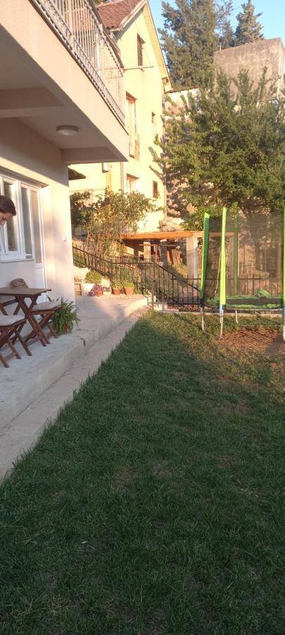 Bojan Apartment Игало Екстериор снимка