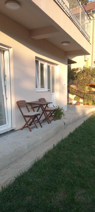 Bojan Apartment Игало Екстериор снимка