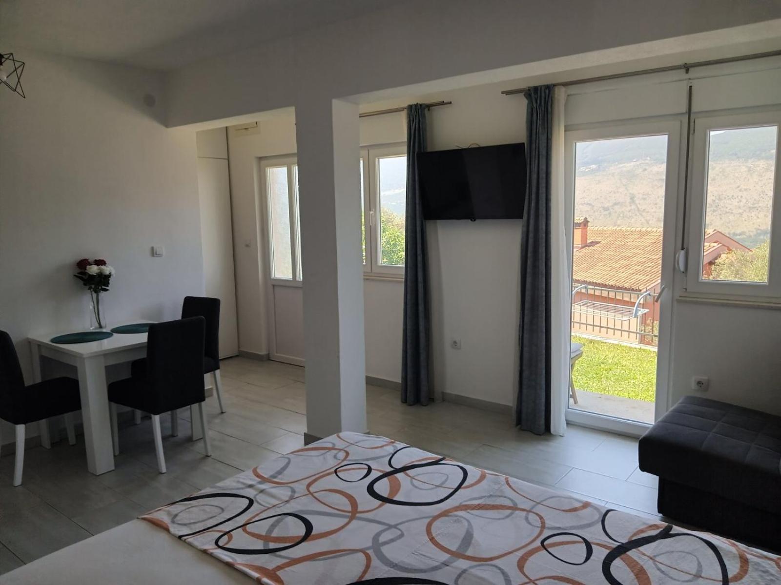 Bojan Apartment Игало Екстериор снимка